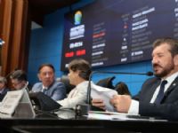 Também foi aprovado pelos deputados o projeto que estabelece diretrizes para a promoção da saúde nas escolas estaduais
