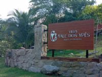 Localizada 90 quilômetros  da cidade de  Bonito