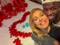 Assumiram! Vini Jr. faz surpresa para pedir Virginia em namoro; veja