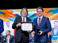 PEDRO CARAVINA DEPUTADO ESTADUAL COM O HOMENAGEADO SECRETARIO DA SAD FREDERICO FELINI